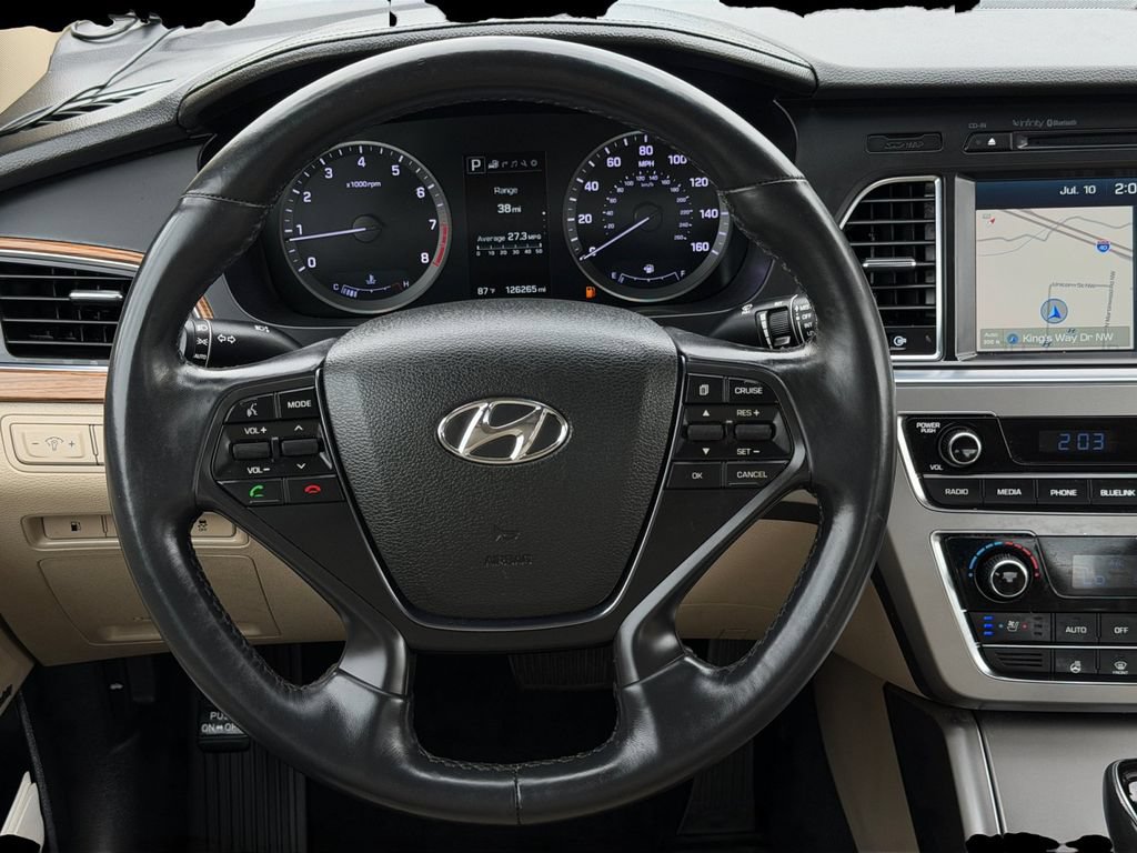 Used 2015 Hyundai Sonata Limited w/ Option Group 05 FWD image 19