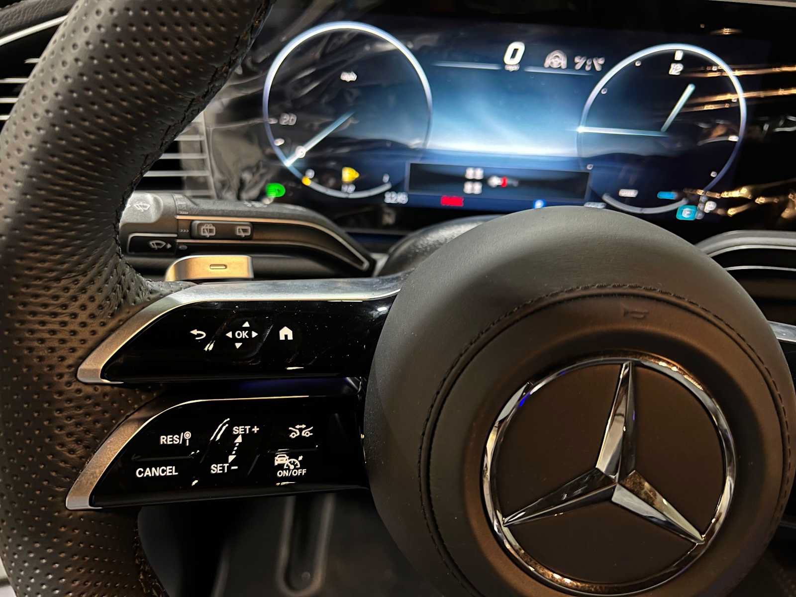 New 2026 Mercedes-Benz GLS 450 4MATIC image 29