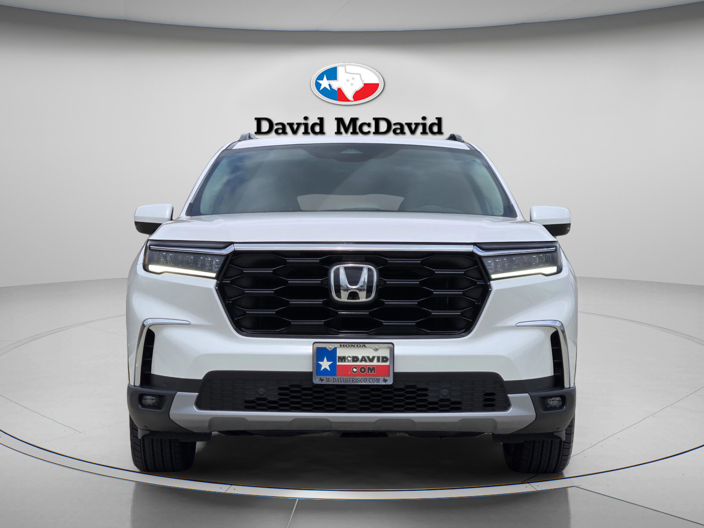 Certified 2025 Honda Pilot Touring image 8