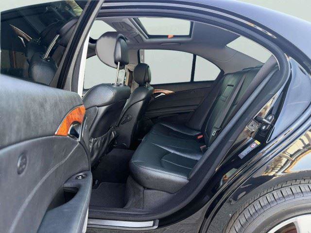 Used 2008 Mercedes-Benz E 350 4MATIC Sedan image 28