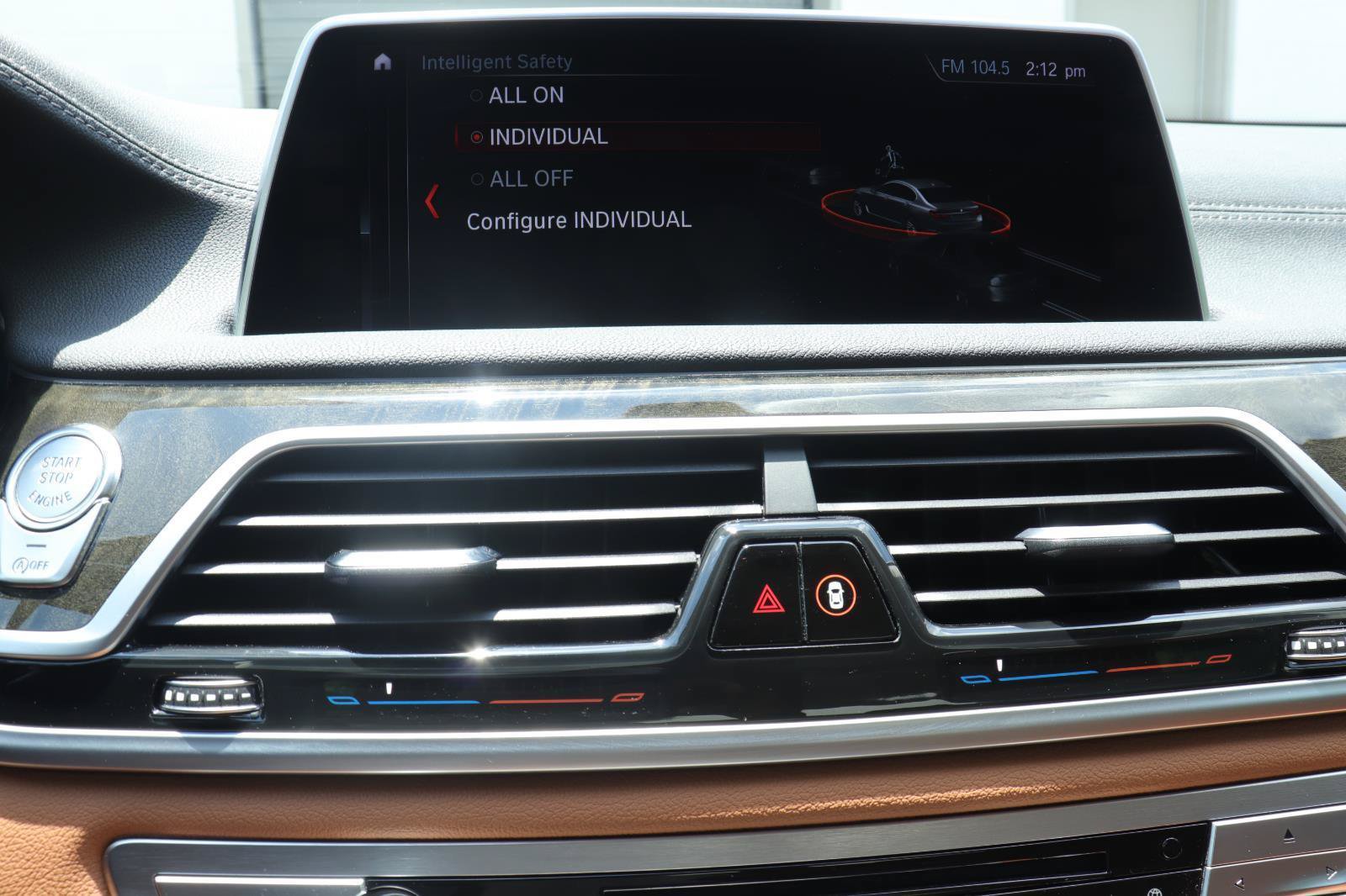 Used 2018 BMW 750i RWD image 32