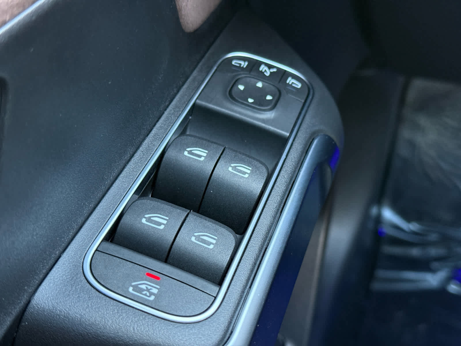 Used 2024 Mercedes-Benz GLB 35 AMG 4MATIC image 23