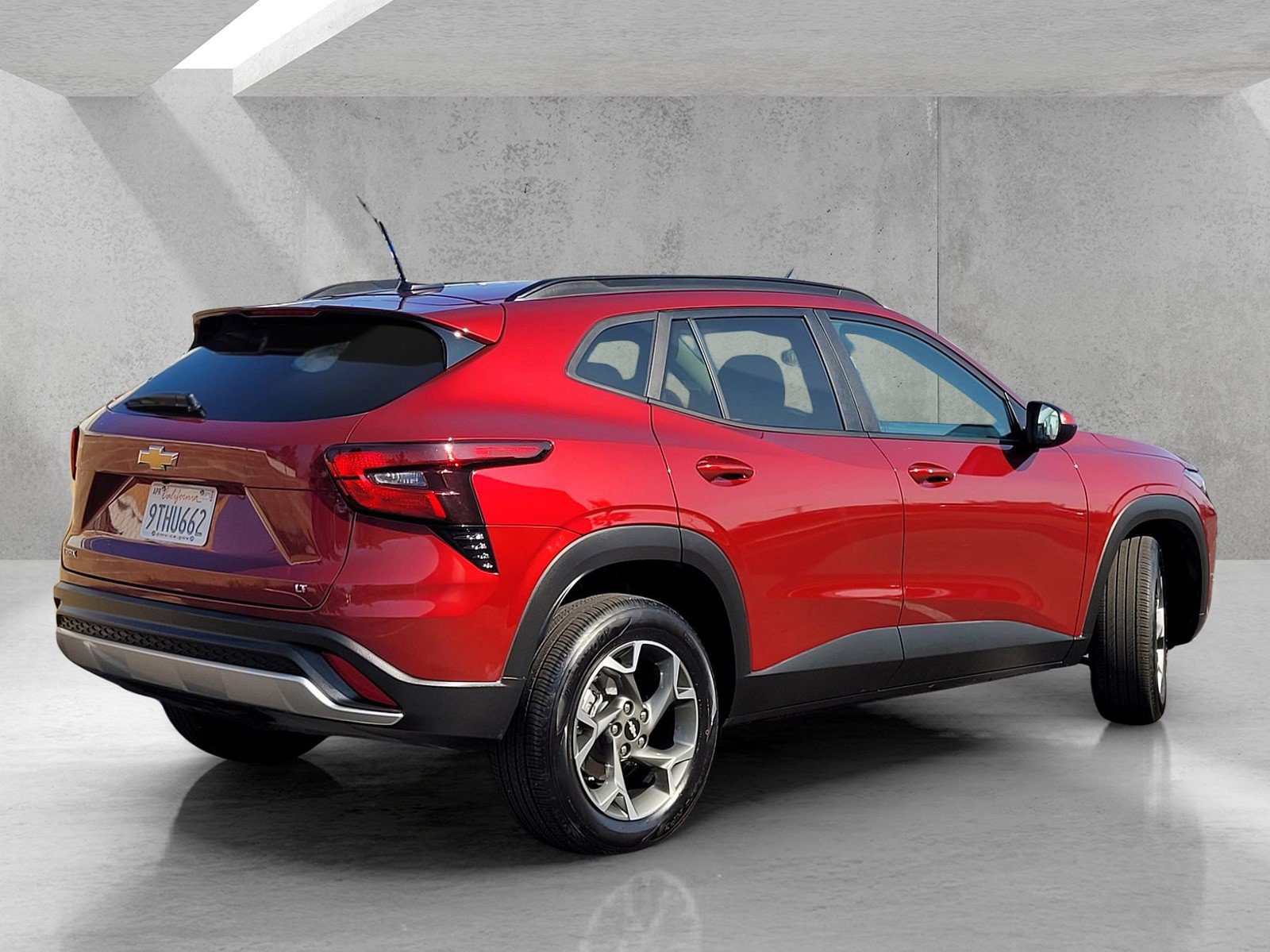 Used 2025 Chevrolet Trax LT w/ LT Convenience Package image 4