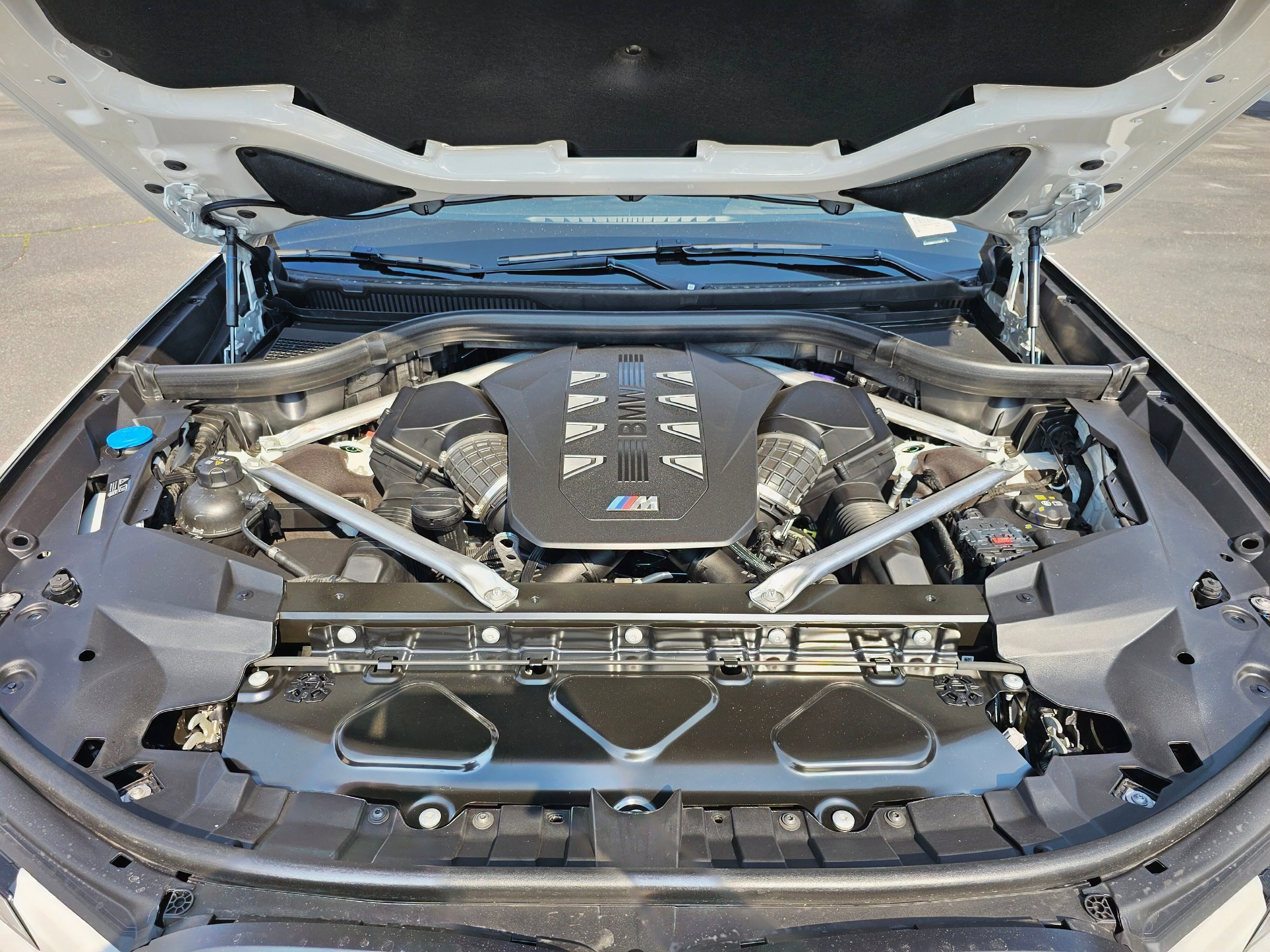 New 2026 BMW X7 M60i image 9