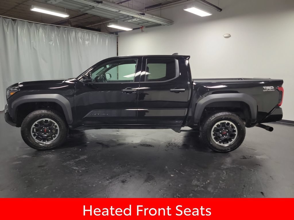 Used 2025 Toyota Tacoma TRD Off-Road AWD/4WD image 5