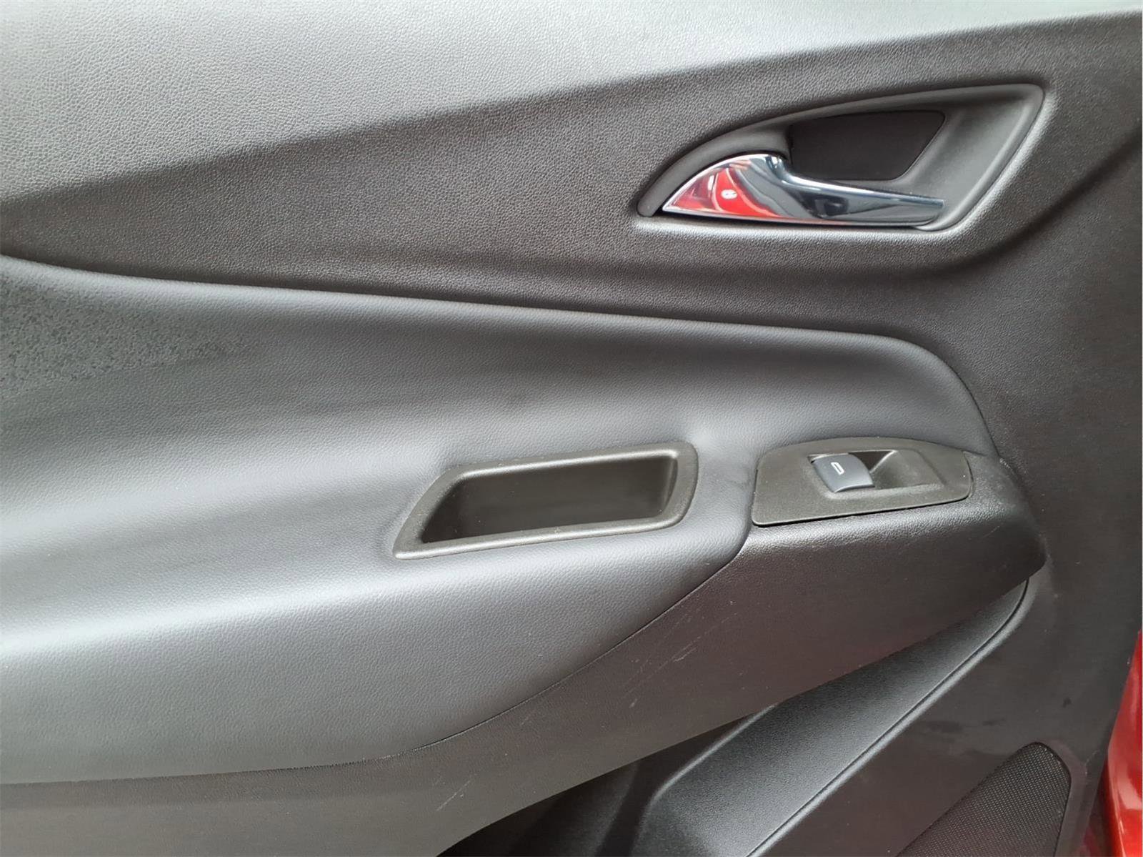 Used 2024 Chevrolet Equinox LT w/ LPO, Floor Liner Package FWD image 10