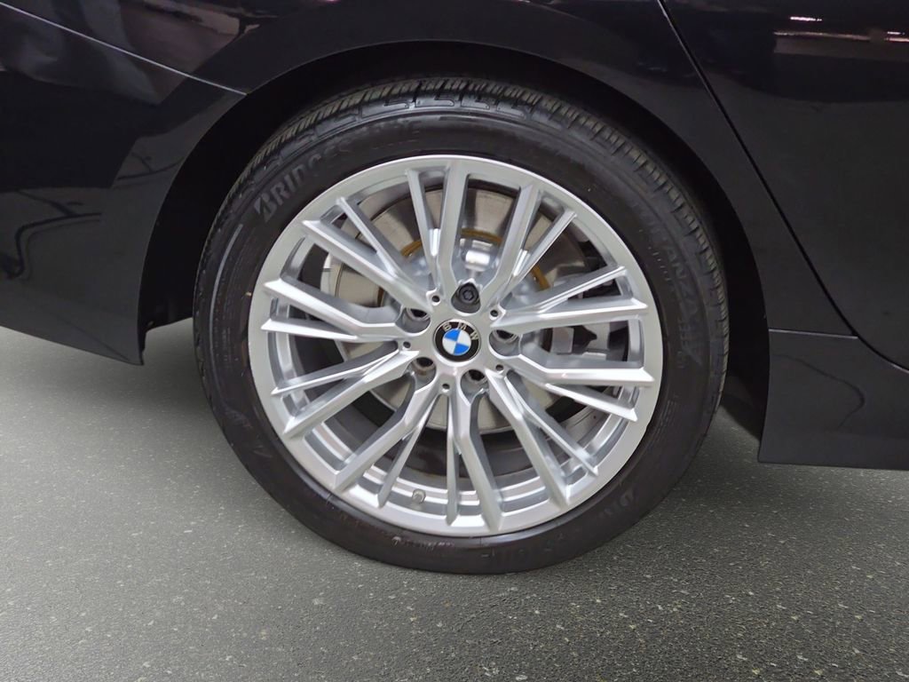 Used 2023 BMW 330i xDrive Sedan w/ Driving Assistance Package image 34