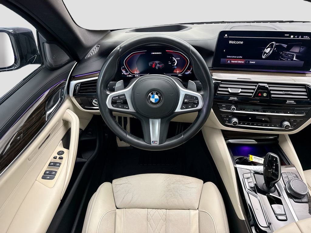 Used 2021 BMW M550i xDrive w/ Premium Package image 10