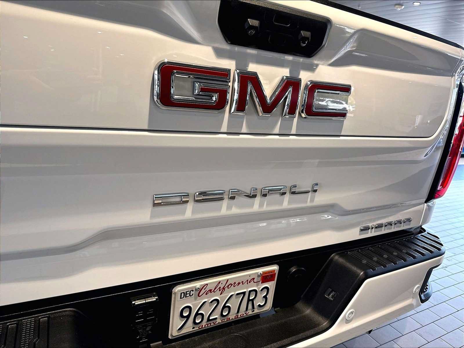 Used 2023 GMC Sierra 3500 Denali w/ Denali Ultimate Package AWD/4WD image 38