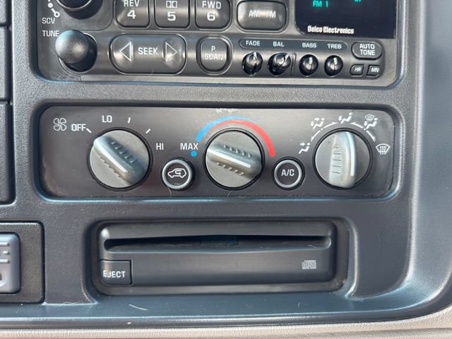 Used 1998 Chevrolet Silverado 1500 4x4 Extended Cab w/ Preferred Equipment Group 2 image 17