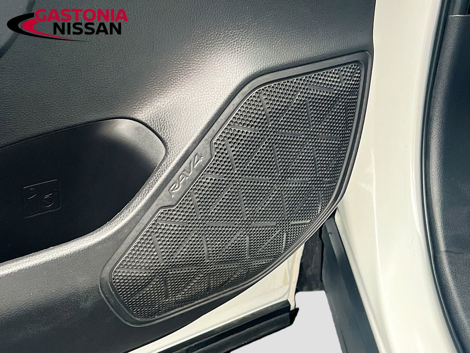 Used 2022 Toyota RAV4 XSE image 25