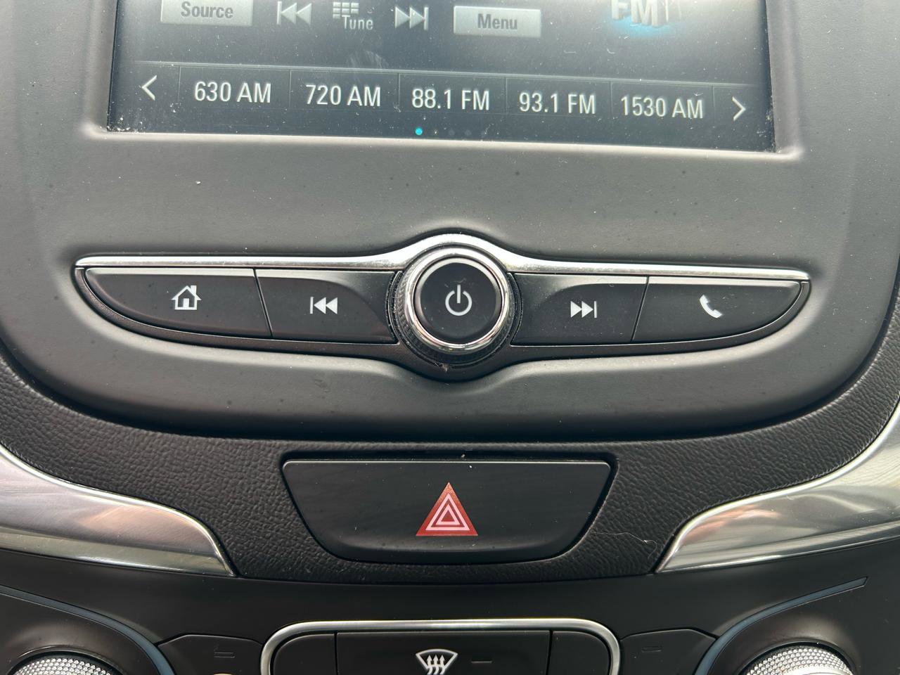 Used 2018 Chevrolet Equinox LS image 26
