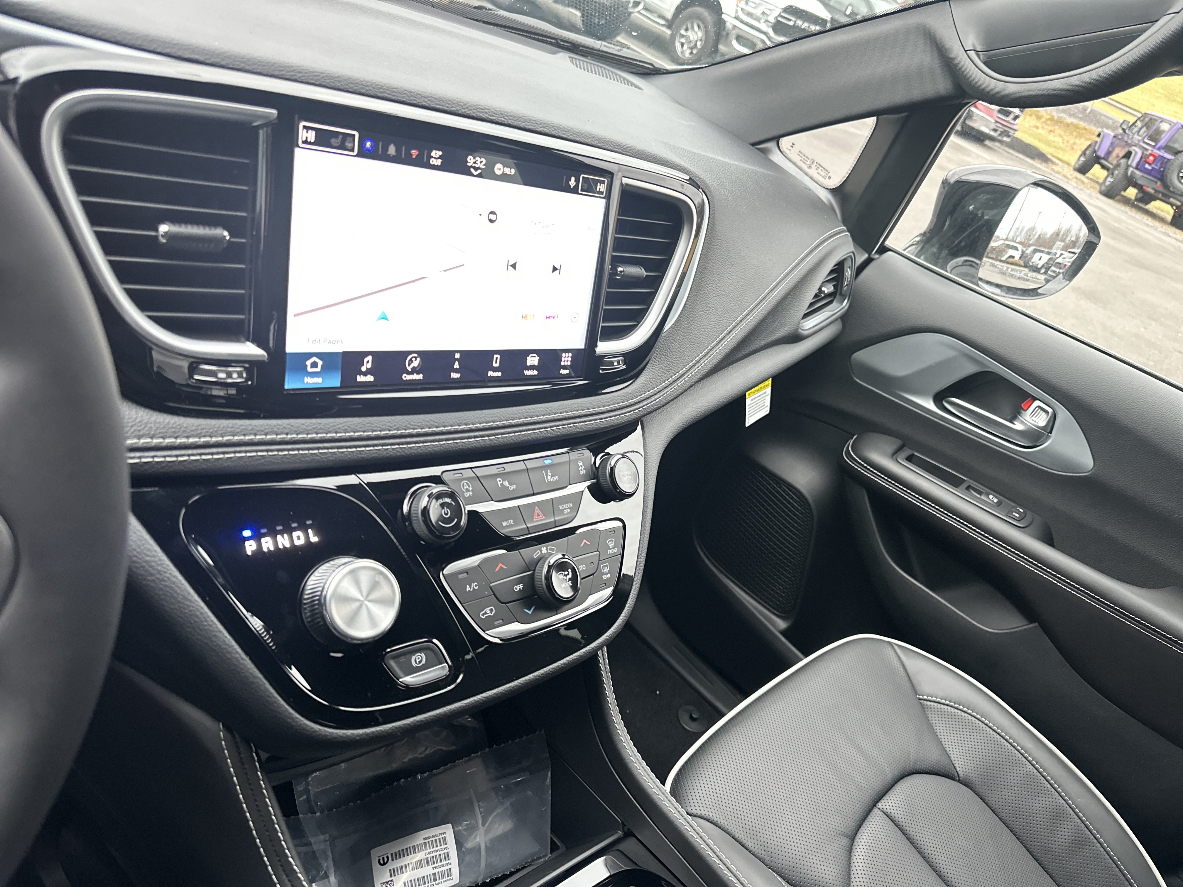 New 2026 Chrysler Pacifica Limited AWD/4WD image 23