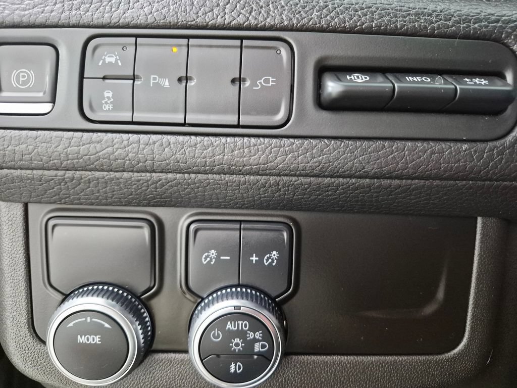 Used 2021 GMC Yukon Denali RWD image 12