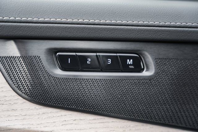 New 2026 Volvo XC90 B6 Plus w/ Protection Package Premier image 39