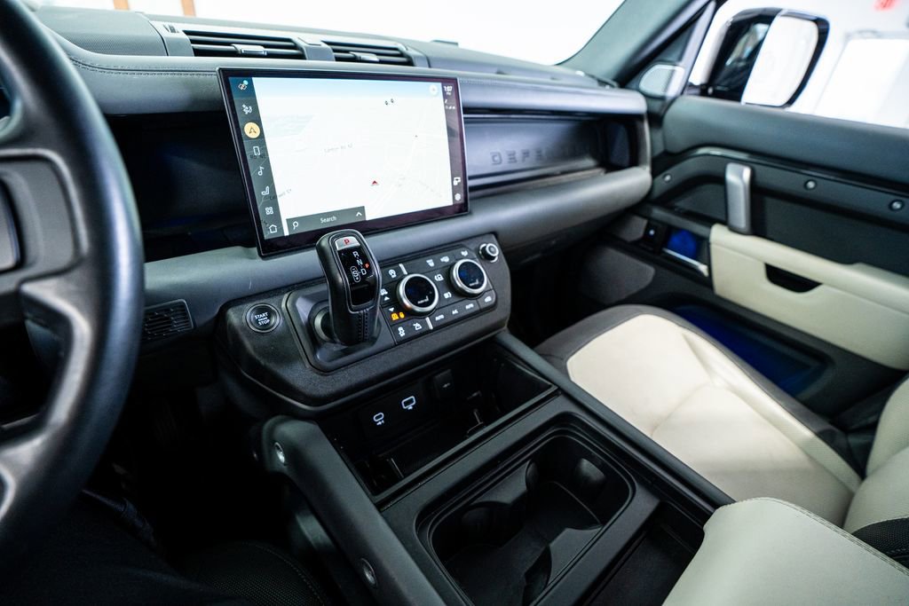 Used 2023 Land Rover Defender 130 X-Dynamic SE image 42