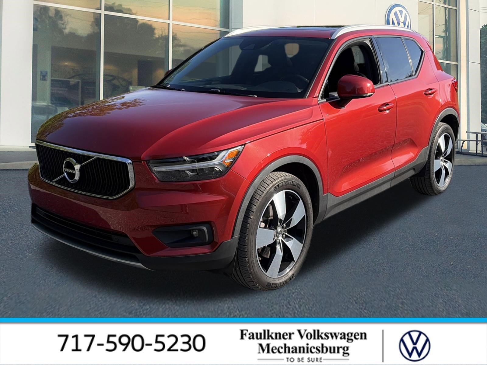 Used 2021 Volvo XC40 T5 Momentum w/ Premium Package