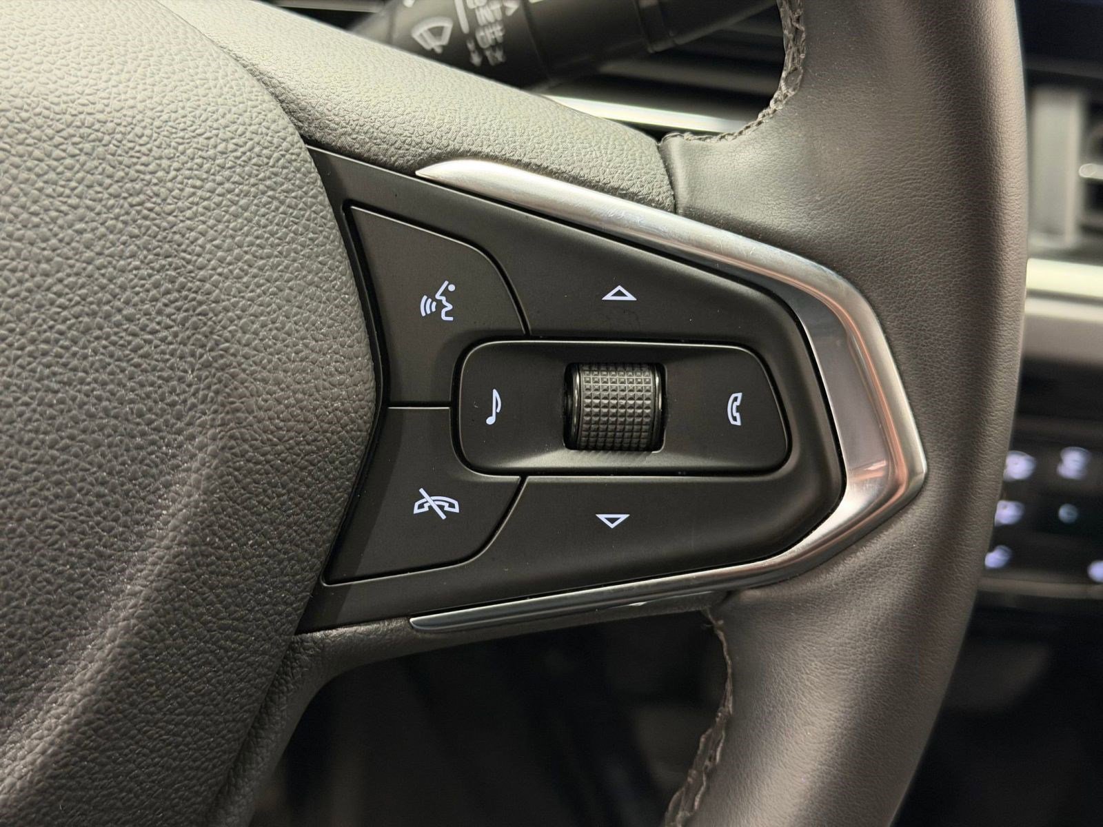 Used 2025 Chevrolet Trax ACTIV w/ Driver Confidence Package image 23