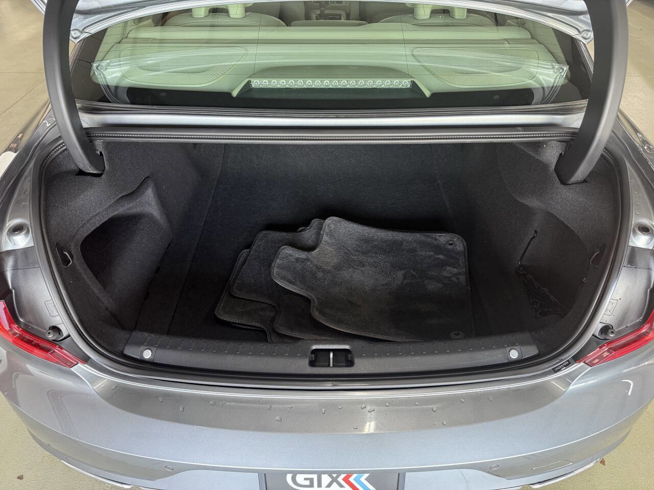 Used 2020 Volvo S90 T6 Inscription image 10