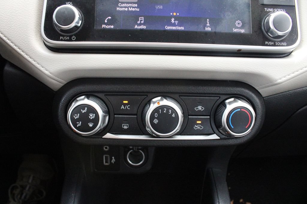 Used 2021 Nissan Versa SV FWD image 32