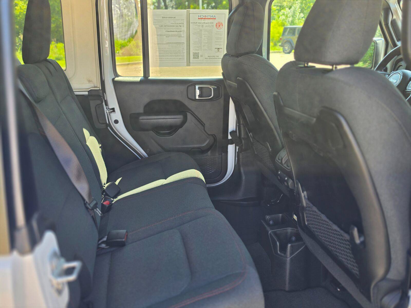 Used 2024 Jeep Wrangler Unlimited Rubicon AWD/4WD image 14