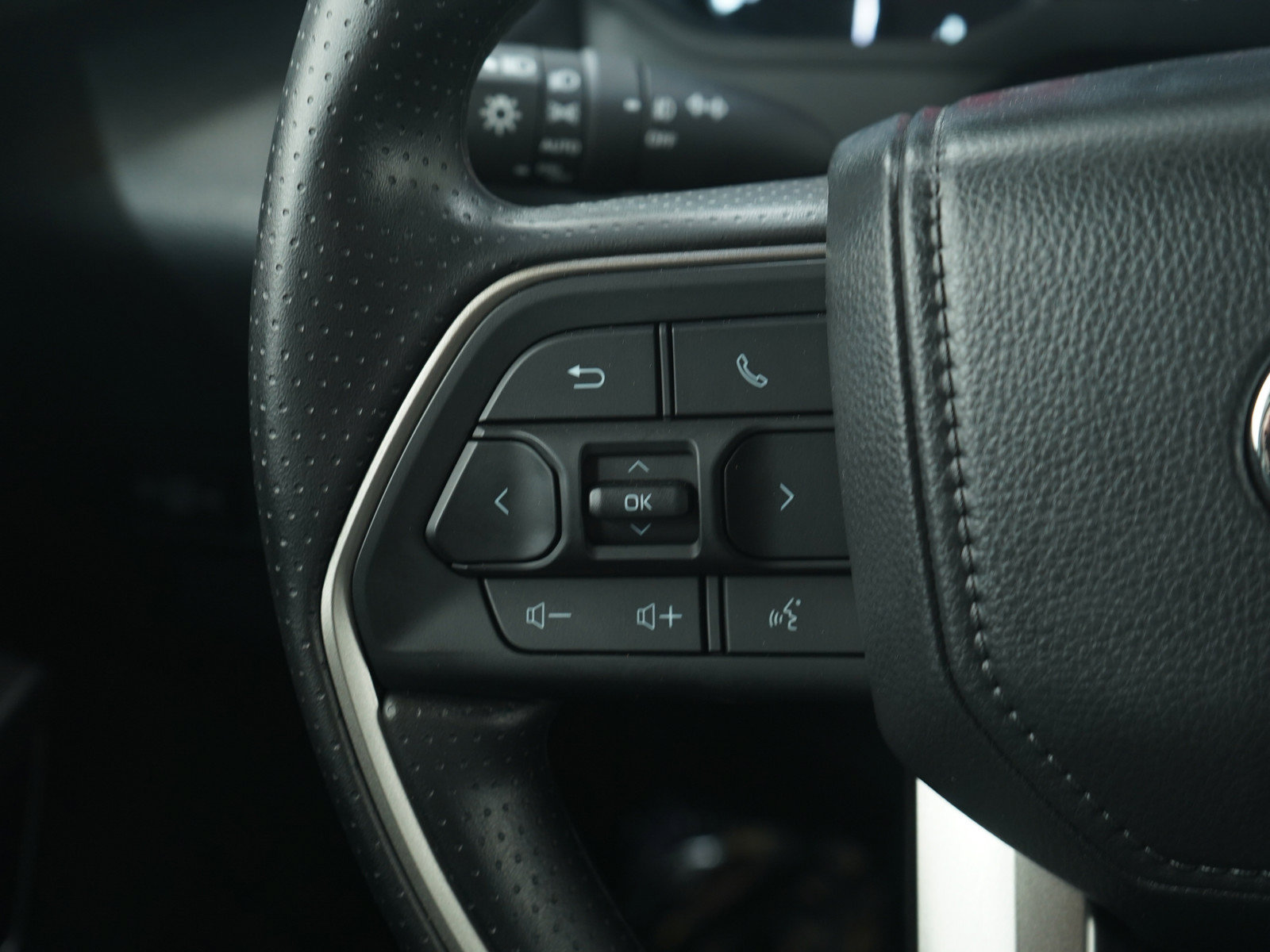 Used 2025 Toyota Tundra SR5 AWD/4WD image 28
