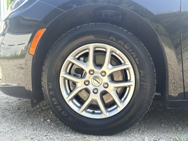 Used 2024 Chrysler Pacifica Touring-L FWD image 32