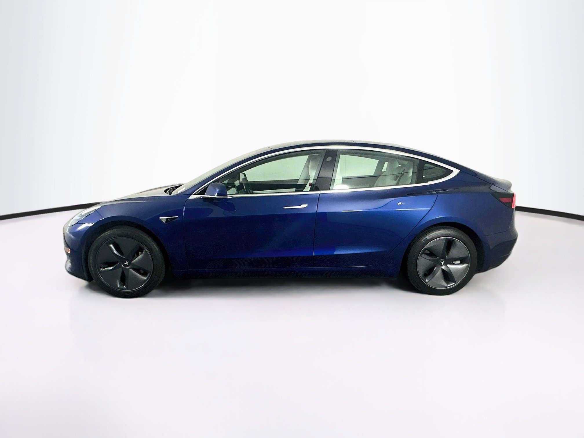 Used 2020 Tesla Model 3 Standard Range Plus RWD image 4