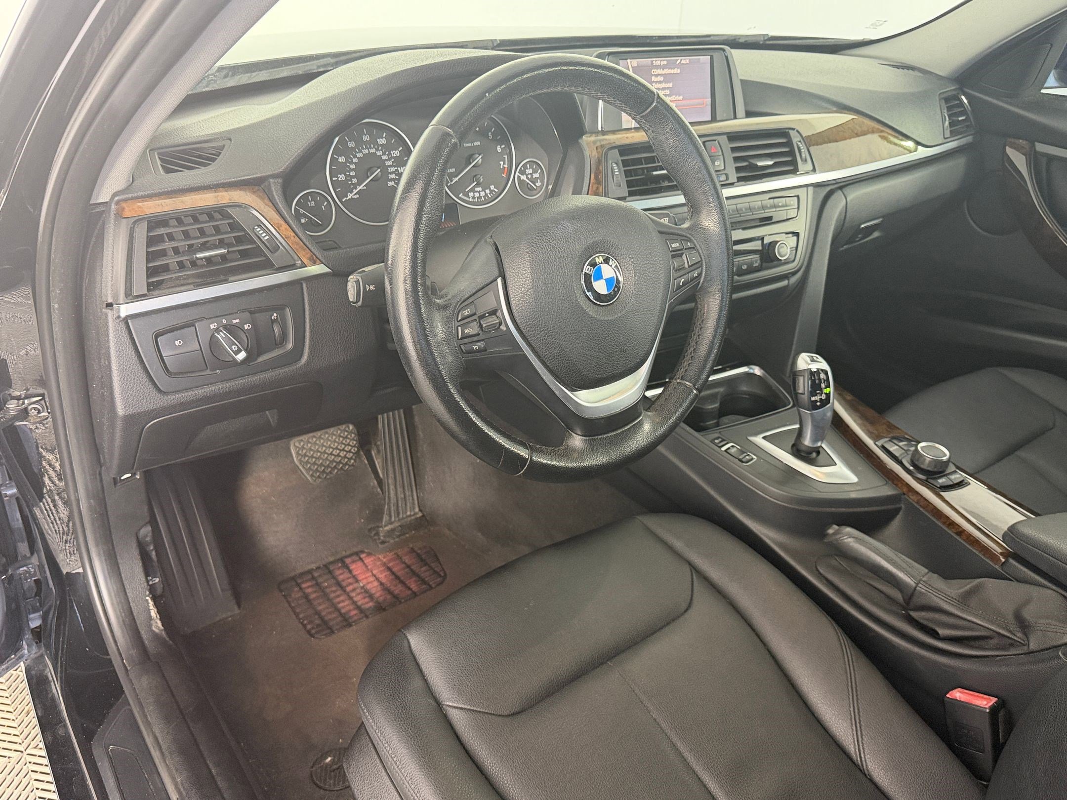 Used 2014 BMW 328i xDrive Sedan AWD/4WD image 4