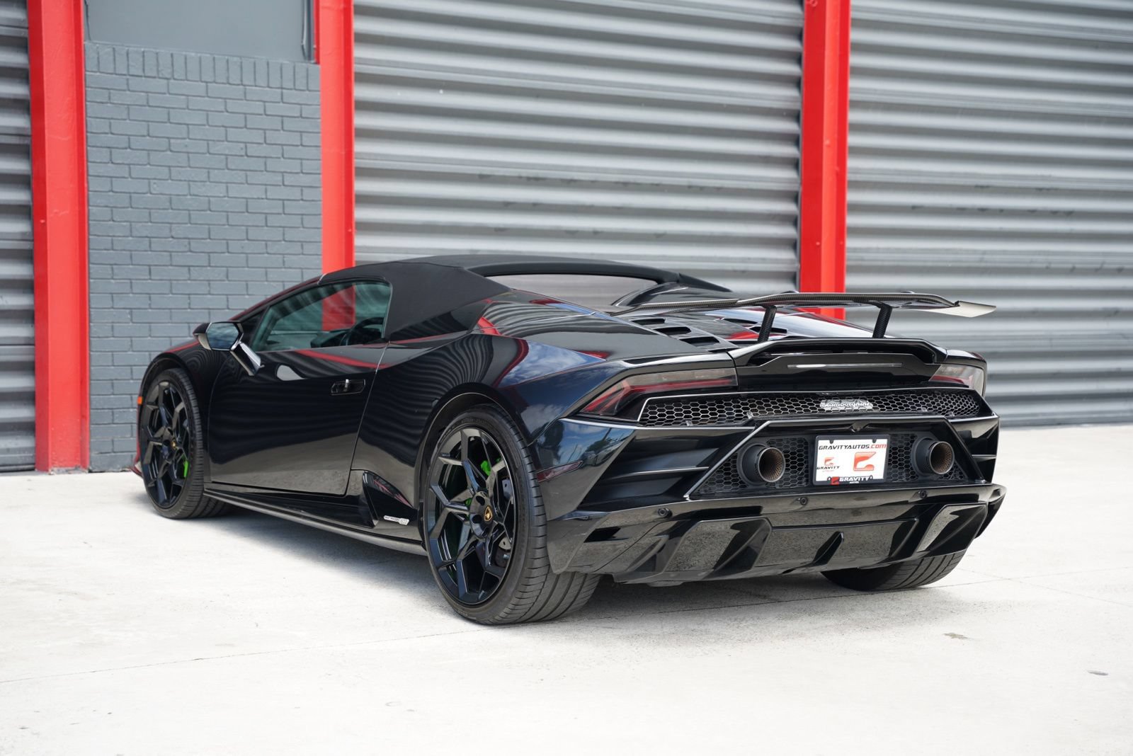 Used 2021 Lamborghini Huracan EVO RWD image 15