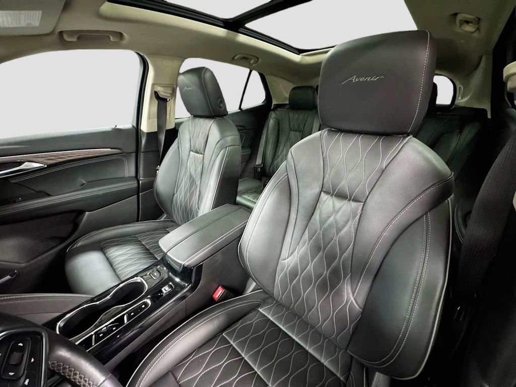 Used 2022 Buick Envision Avenir w/ Technology Package II image 20