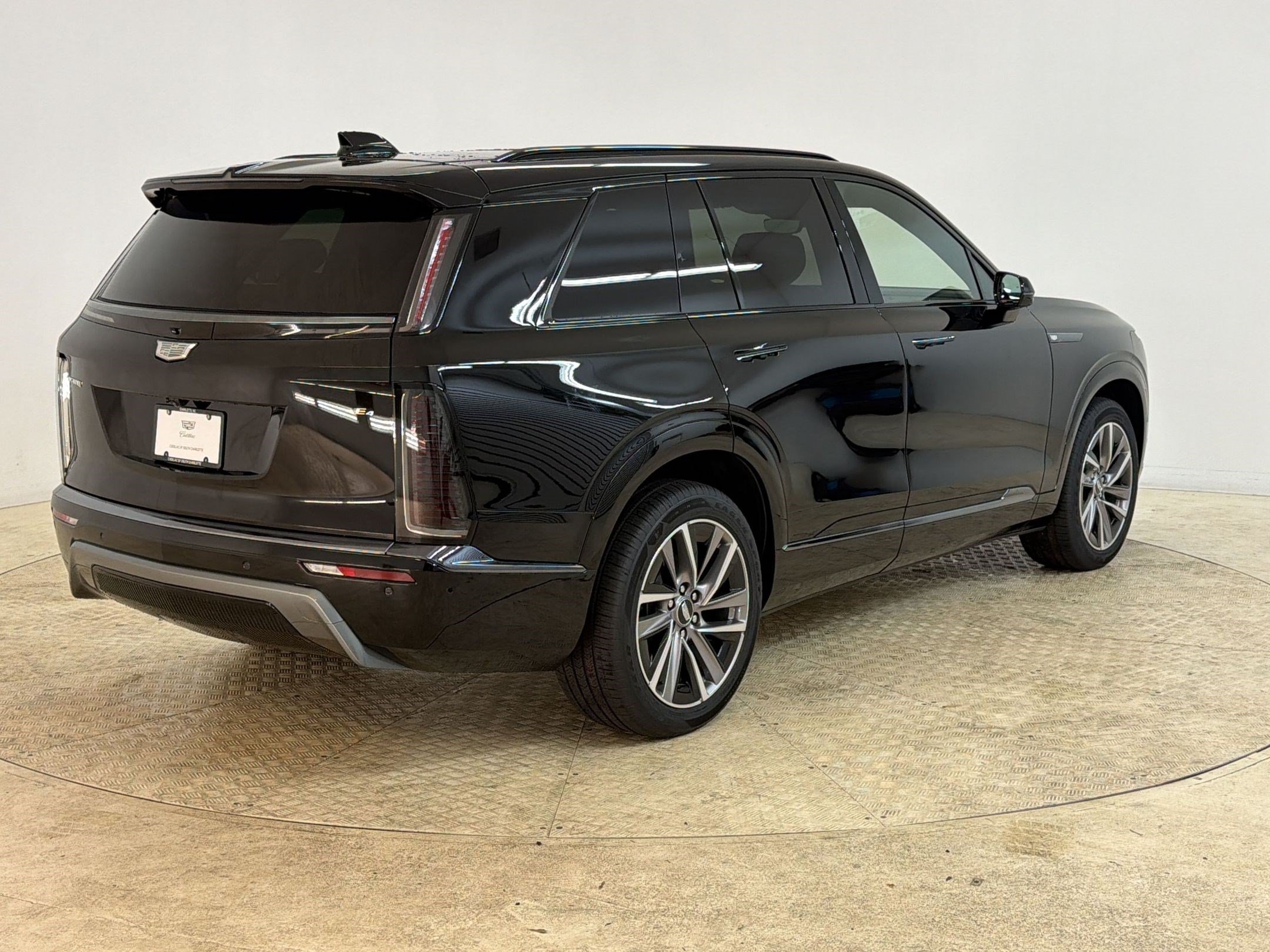 New 2027 Cadillac Vistiq Sport w/ LPO, Floor Liner Package AWD/4WD image 9