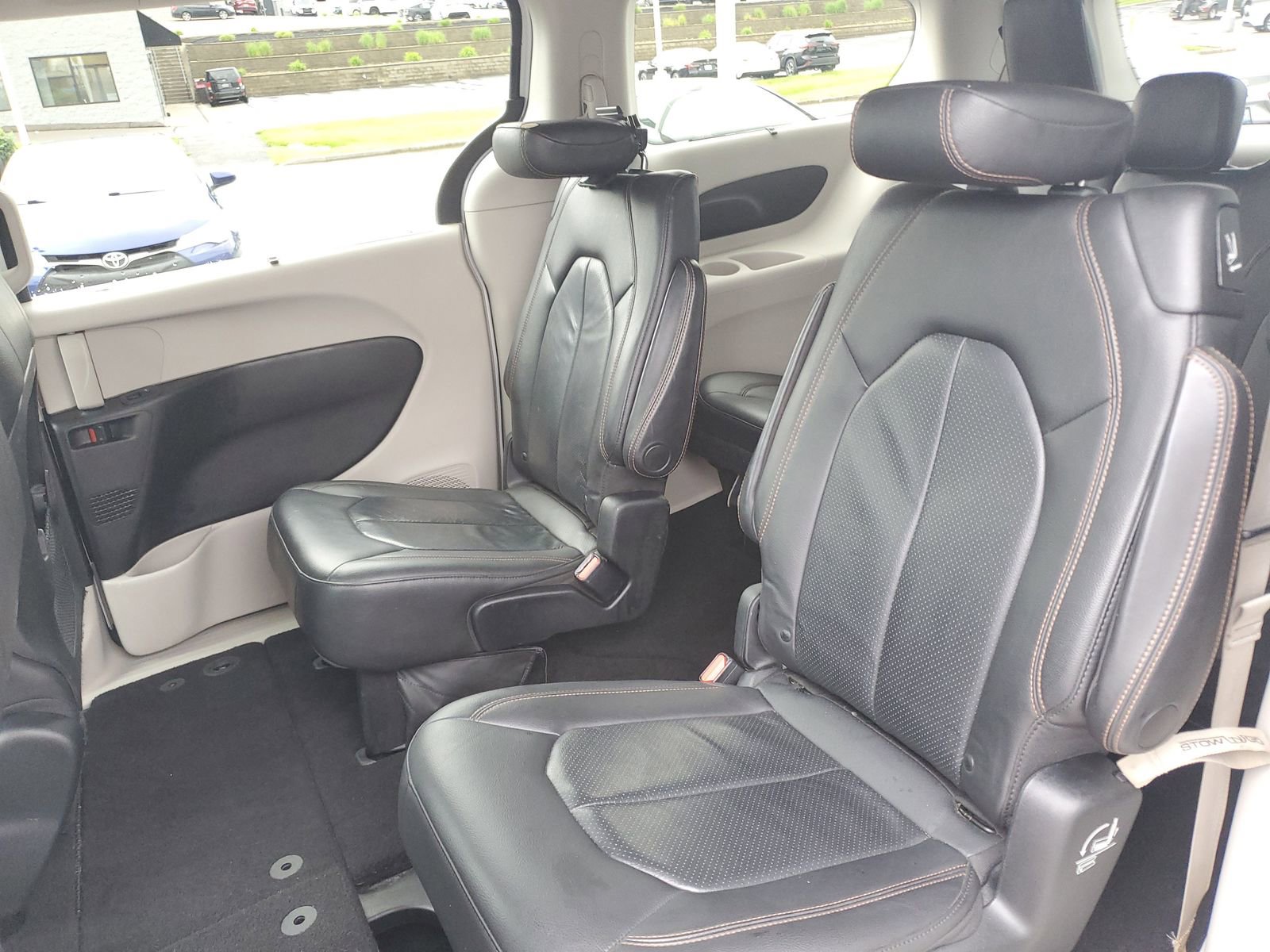 Used 2019 Chrysler Pacifica Touring-L FWD image 12