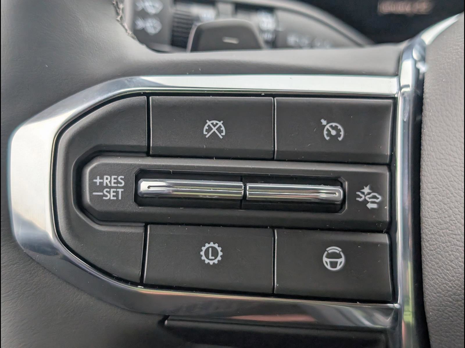 New 2026 GMC Yukon XL Denali w/ Denali Reserve Package image 17