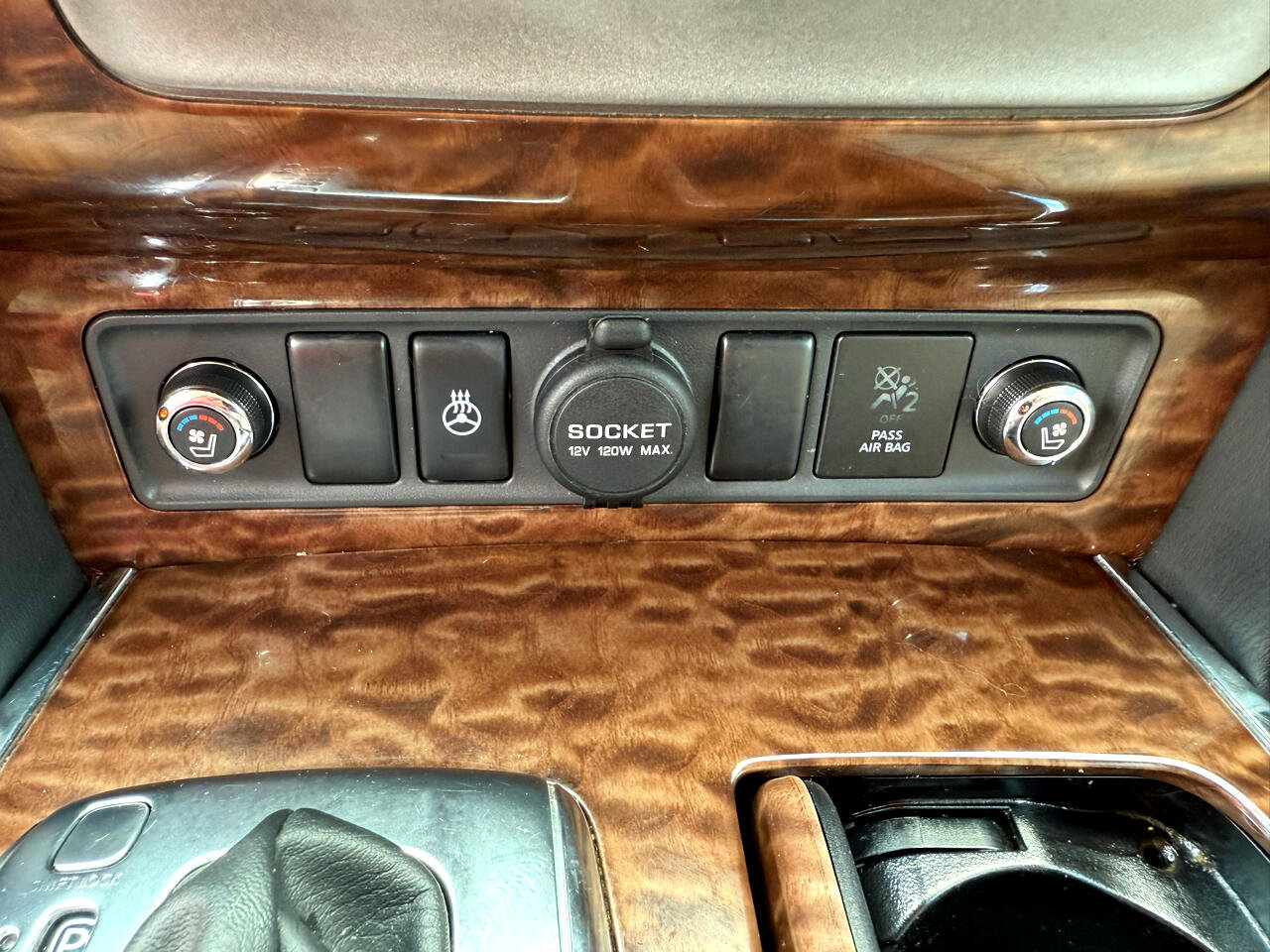 Used 2017 Nissan Armada Platinum w/ Captain Seat Package image 12