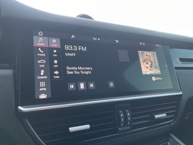 Used 2019 Porsche Cayenne Base image 24