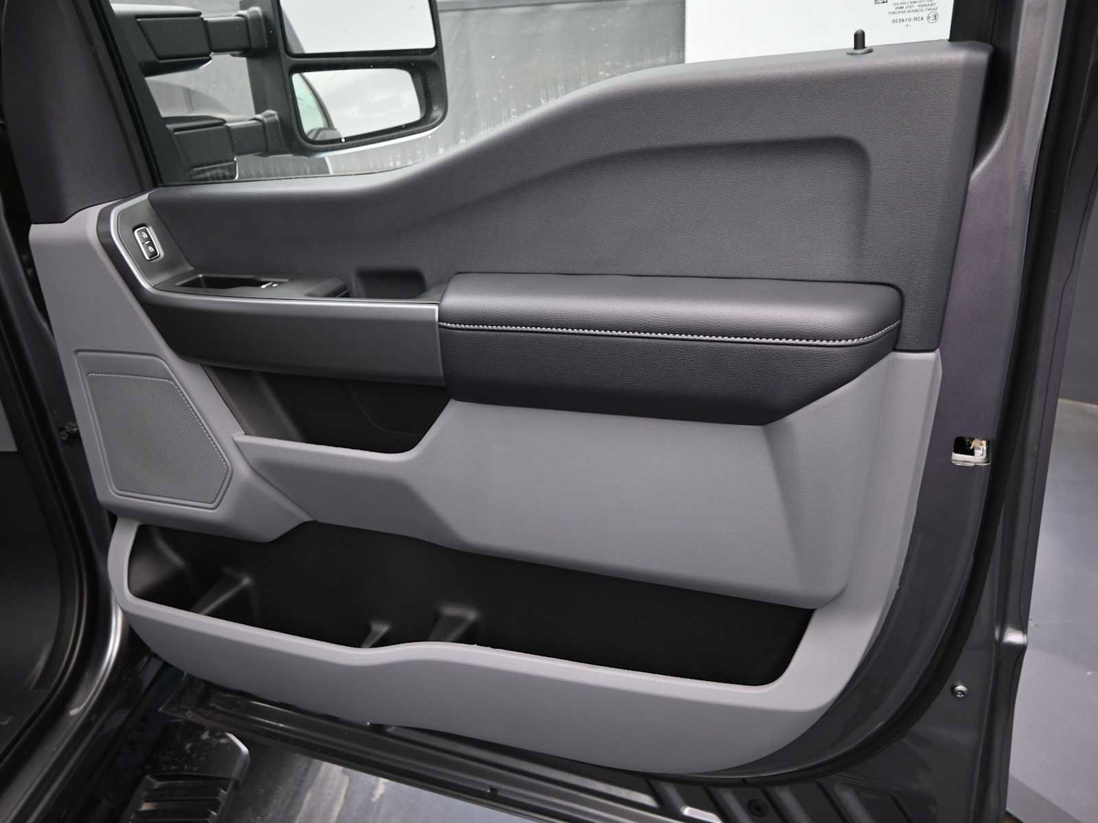 New 2025 Ford F350 XLT image 12