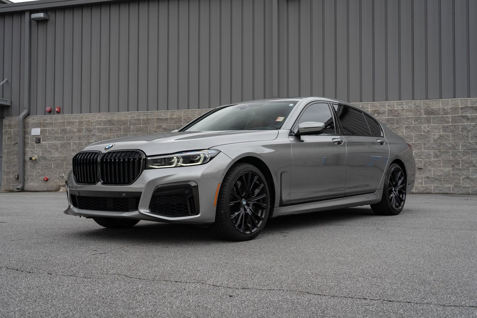 Used 2022 BMW 750i xDrive w/ Autobahn Package image 10