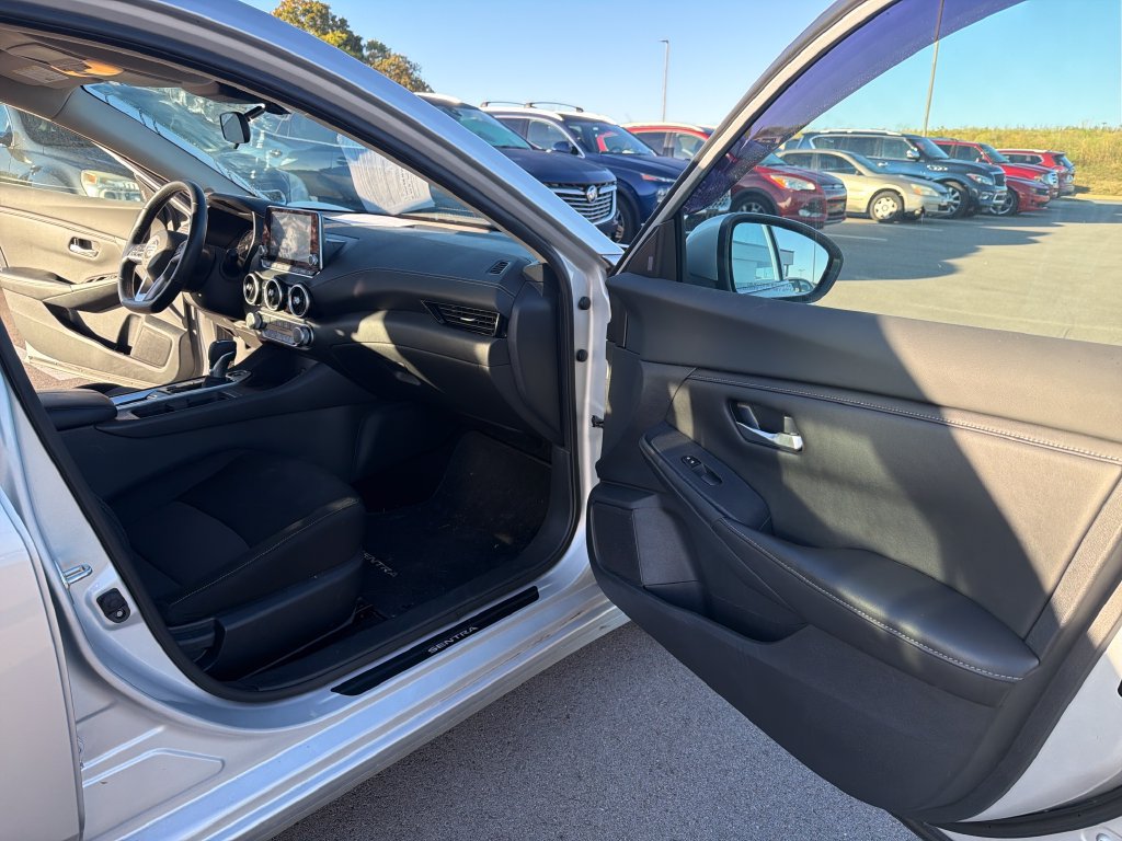 Used 2022 Nissan Sentra SV FWD image 36