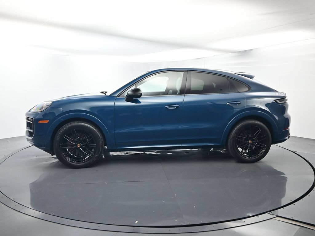 Certified 2025 Porsche Cayenne Coupe AWD/4WD image 2
