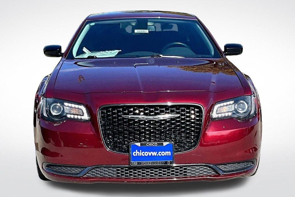 Used 2019 Chrysler 300 Touring w/ Sport Appearance Package RWD image 2