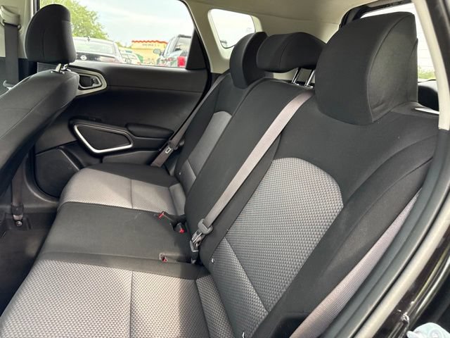 Used 2025 Kia Soul FWD image 21