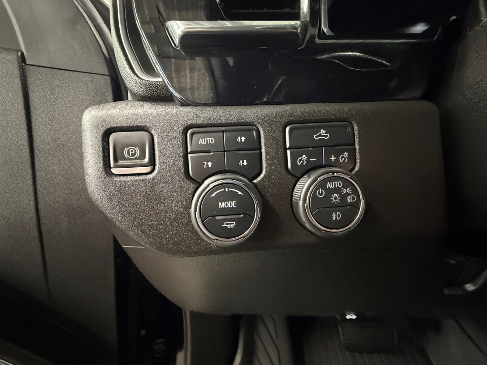 Used 2024 Chevrolet Silverado 1500 RST AWD/4WD image 20