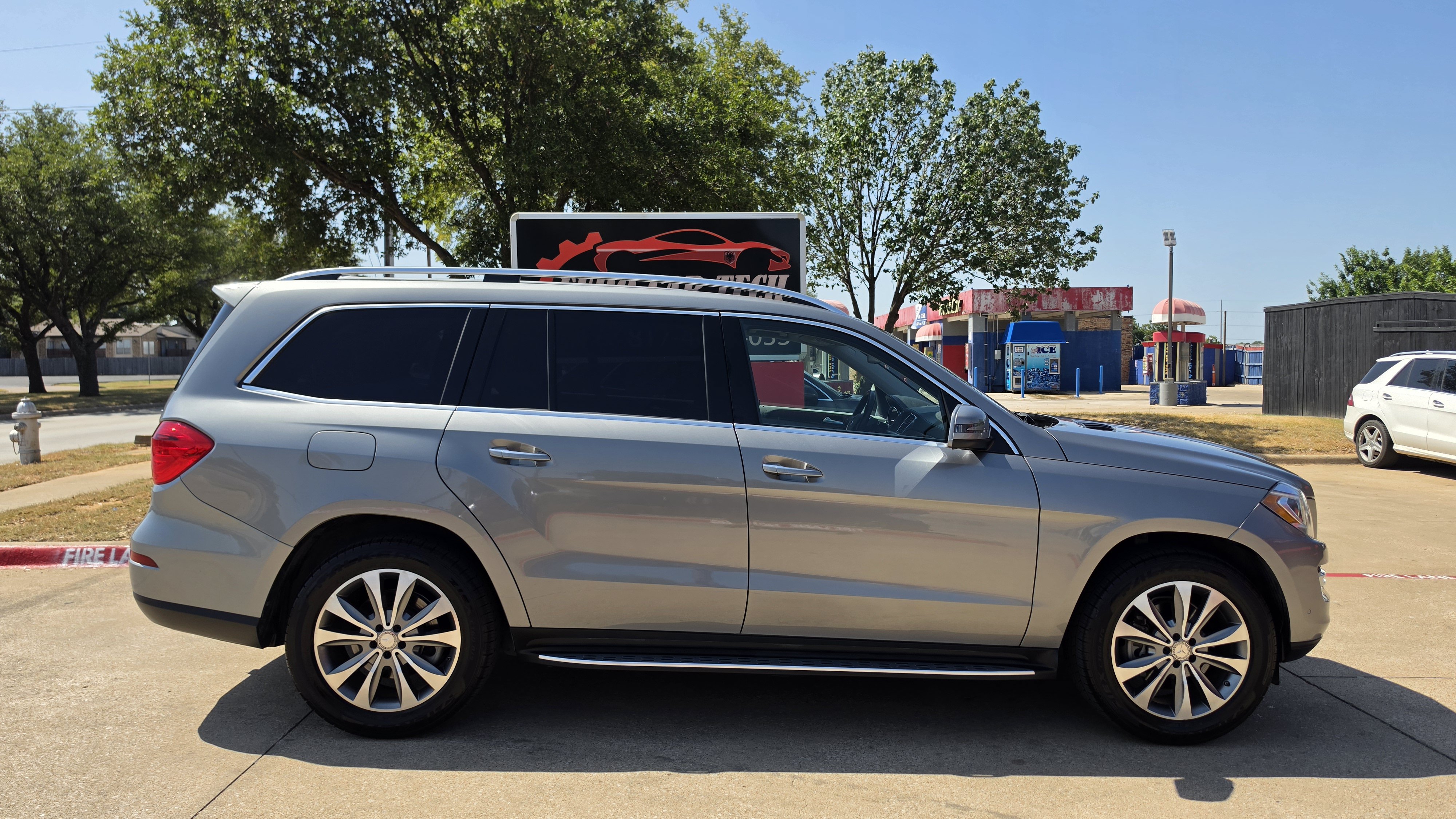 Used 2015 Mercedes-Benz GL 320 BlueTEC 4MATIC w/ Premium I Package image 7