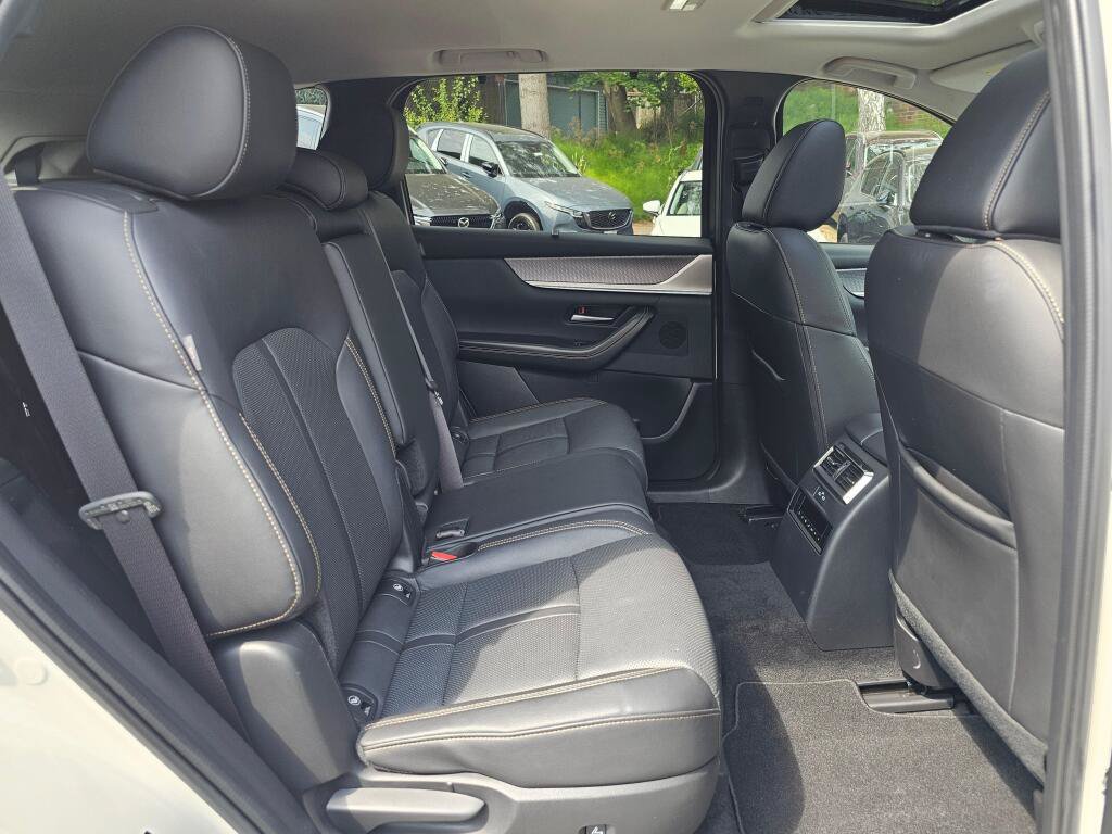Certified 2024 MAZDA CX-90 Plug-In Hybrid w/ Preferred AWD/4WD image 13
