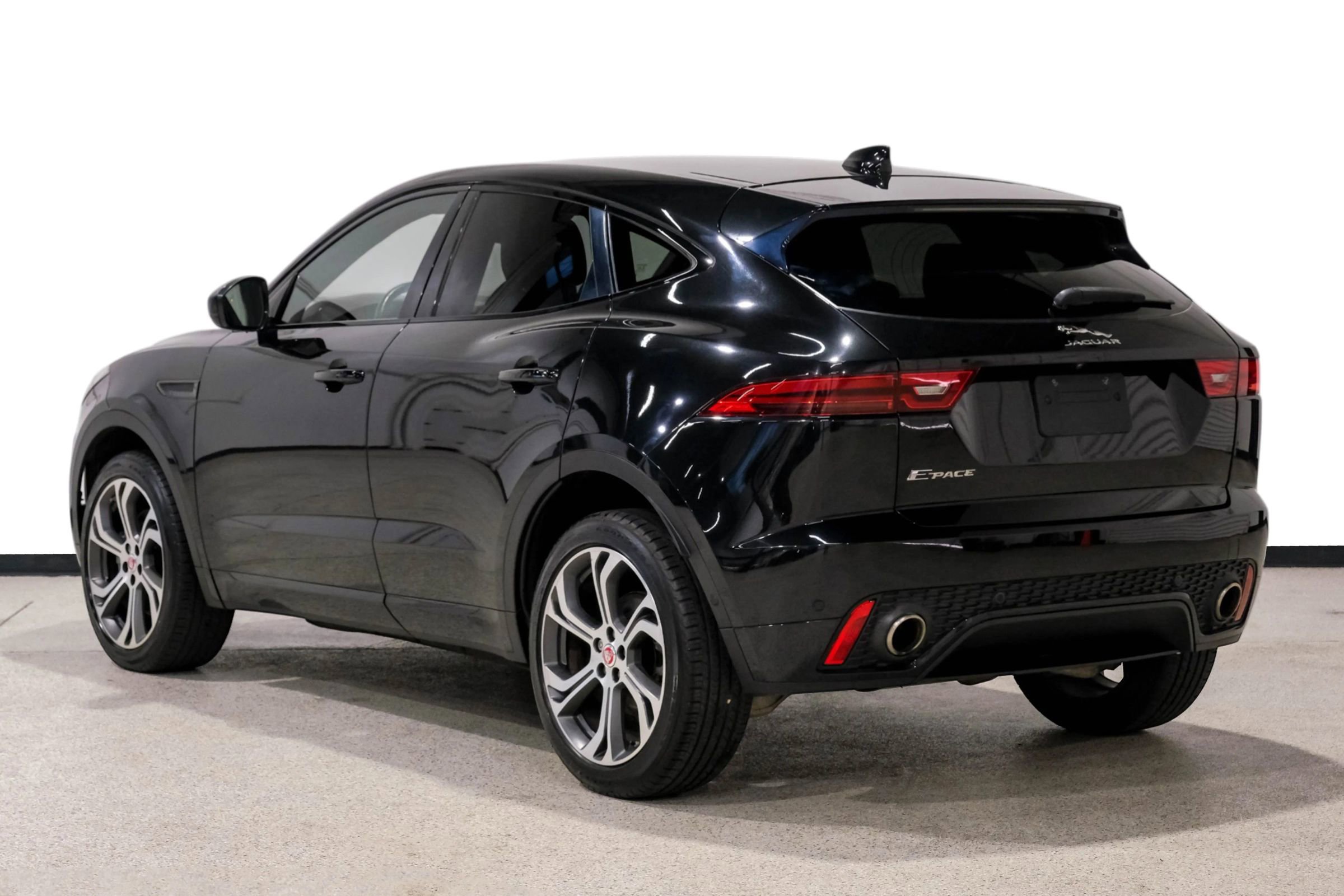 Used 2018 Jaguar E-PACE First Edition image 8