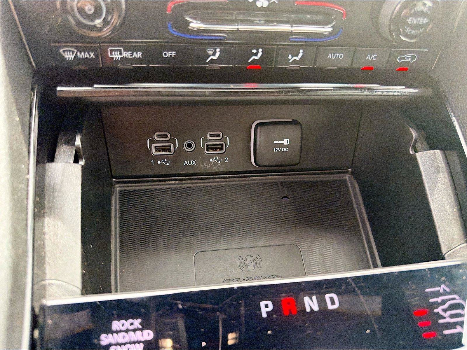 Used 2023 Jeep Grand Cherokee L Summit w/ Advanced Protech Group IV AWD/4WD image 32
