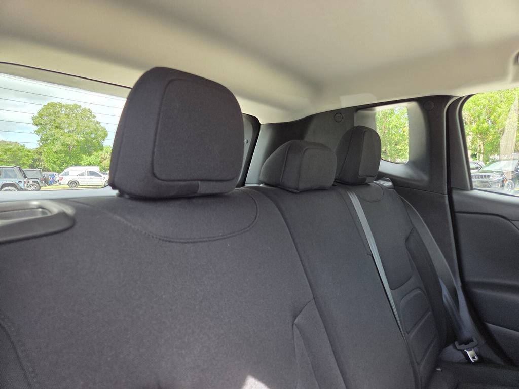Used 2022 Jeep Renegade Latitude AWD/4WD image 19