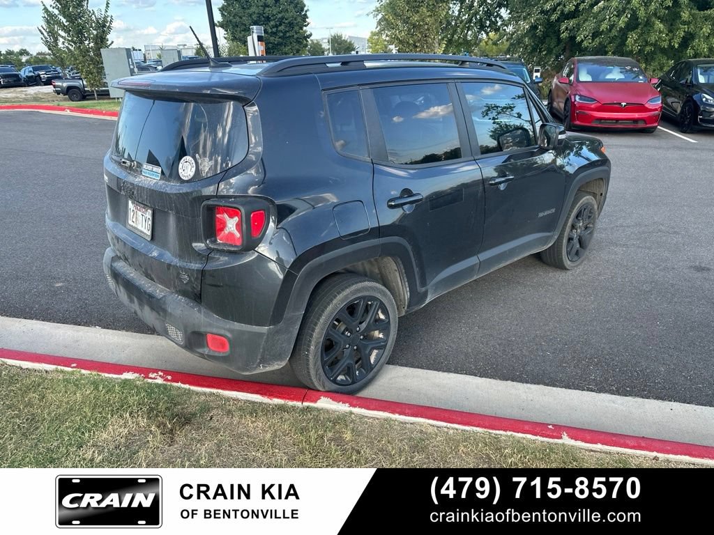 Used 2016 Jeep Renegade Latitude AWD/4WD image 5
