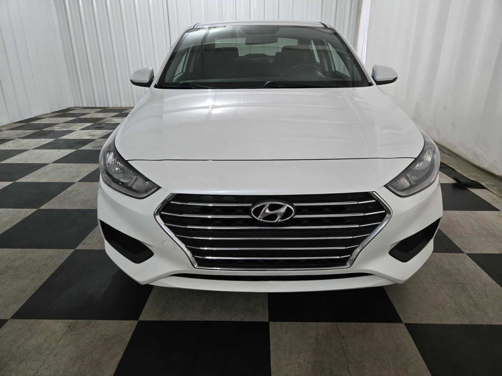 Used 2021 Hyundai Accent SE w/ Cargo Package image 2